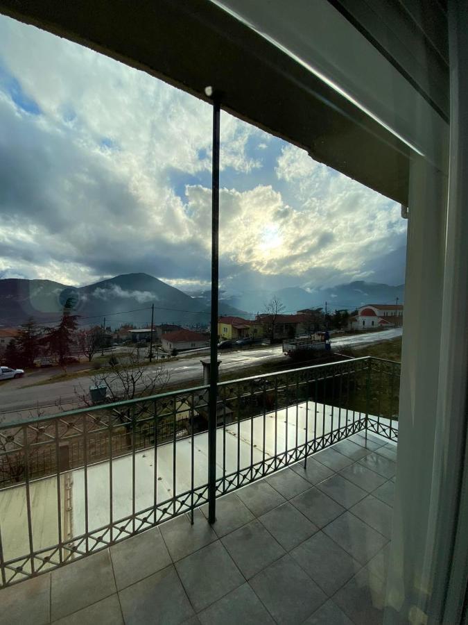 Sitara'S House Apartment Karpenisi ภายนอก รูปภาพ